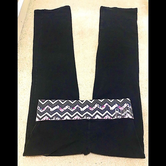 🔥EUC PINK BY VS REALLY CUTE YOGA STRAIGHT LEGGINGS BLACK&BLING ON WAISTBAND - Picture 3 of 4